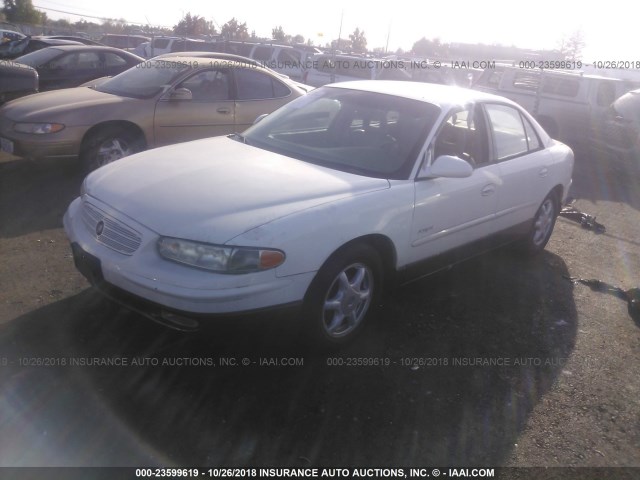 2G4WF551411181032 - 2001 BUICK REGAL GS WHITE photo 2