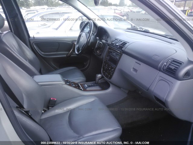 4JGAB72E9XA074484 - 1999 MERCEDES-BENZ ML 430 银色 照片 5