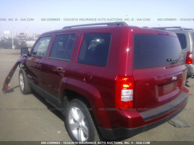 1C4NJPFA2HD117322 - 2017 JEEP PATRIOT LATITUDE RED photo 3