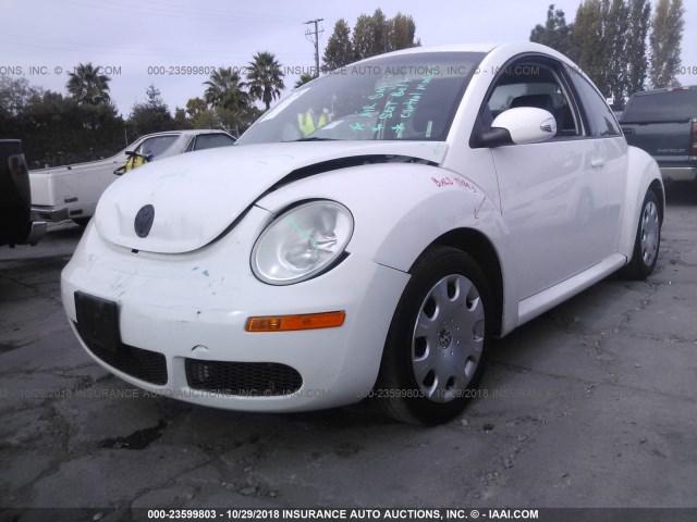 3VWPG3AGXAM011218 - 2010 VOLKSWAGEN NEW BEETLE Weiß Foto 2