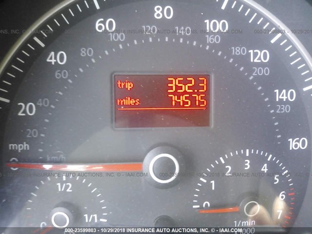 3VWPG3AGXAM011218 - 2010 VOLKSWAGEN NEW BEETLE Weiß Foto 7