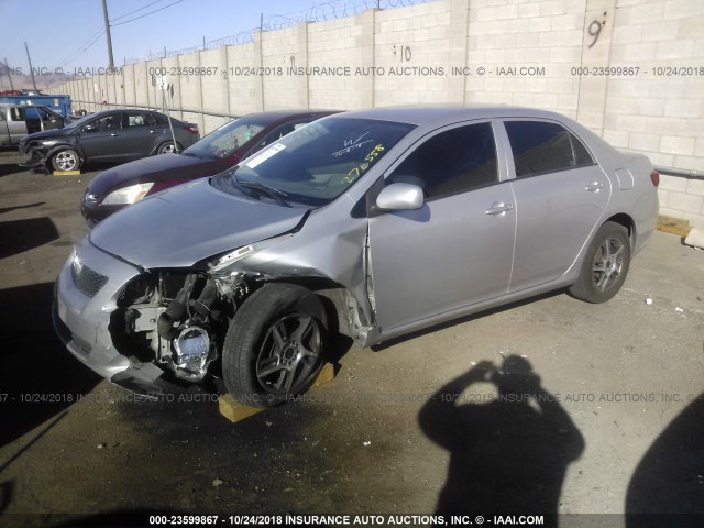 1NXBU4EE2AZ313047 - 2010 TOYOTA COROLLA S/LE/XLE SILVER photo 2