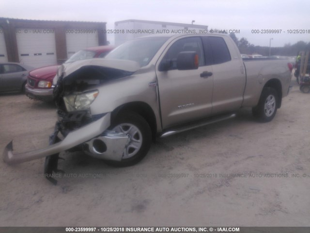 5TFRV541X7X014594 - 2007 TOYOTA TUNDRA DOUBLE CAB SR5 GOLD photo 2