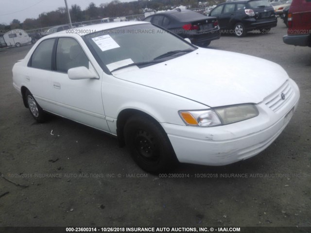 4T1BG22K6VU006363 - 1997 TOYOTA CAMRY CE/LE/XLE WHITE photo 1