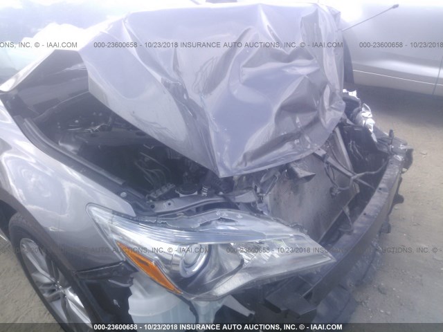 4T1BF1FK1HU334690 - 2017 TOYOTA CAMRY LE/XLE/SE/XSE GRAY photo 6