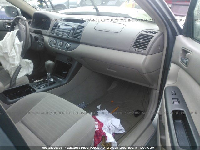 4T1BE32K35U548631 - 2005 TOYOTA CAMRY LE/XLE/SE Күміс фото 5