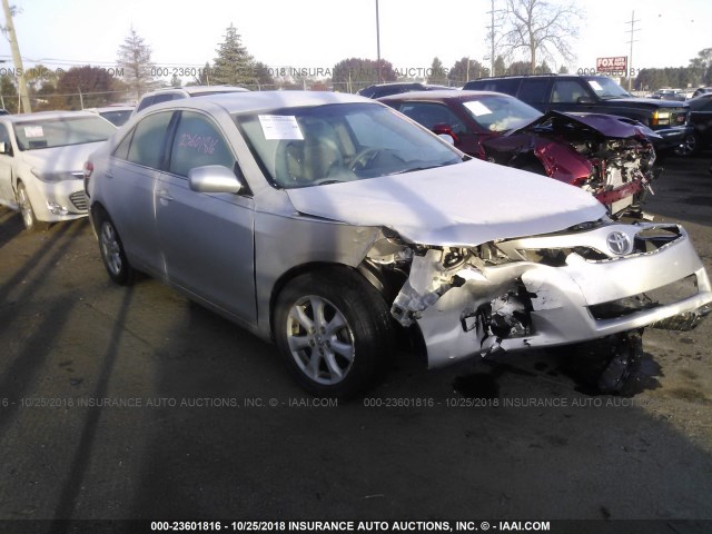 4T1BF3EK0BU753974 - 2011 TOYOTA CAMRY SE/LE/XLE 银色 照片 1