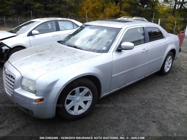 2C3JA53G55H154024 - 2005 CHRYSLER 300 TOURING SILVER photo 2