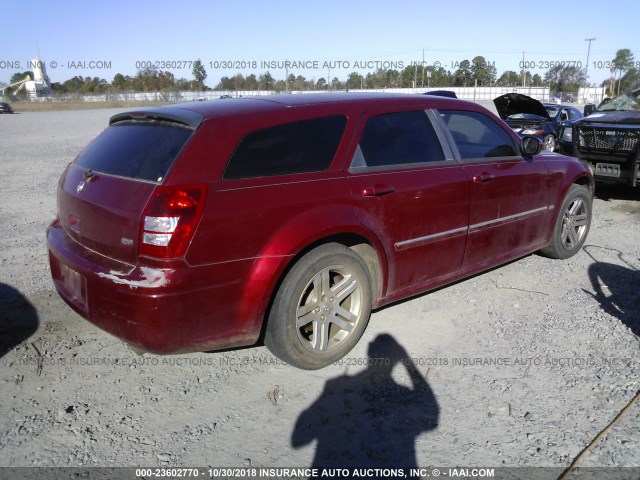 2D4FV47V66H428165 - 2006 DODGE MAGNUM SXT RED photo 4