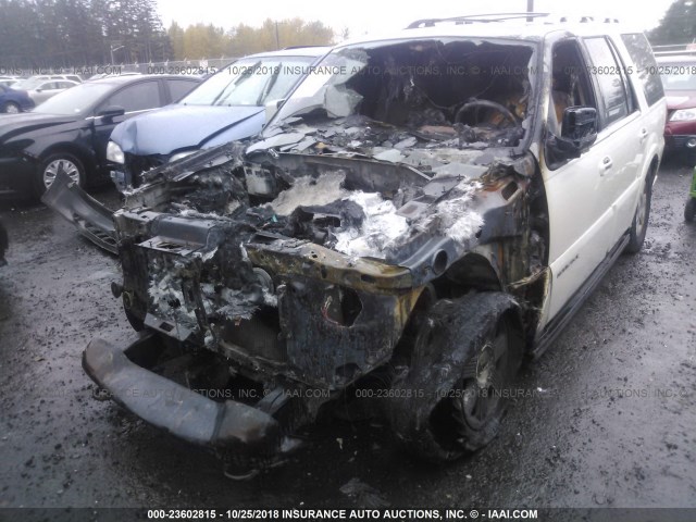 5LMFU27545LJ06736 - 2005 LINCOLN NAVIGATOR Ақ фото 2