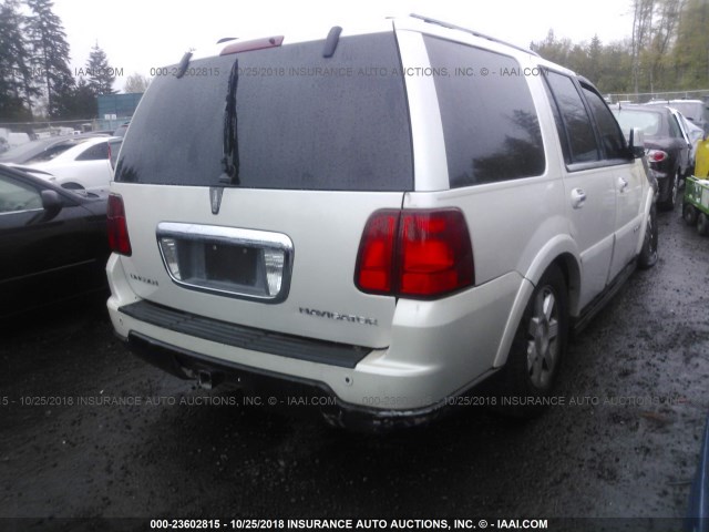 5LMFU27545LJ06736 - 2005 LINCOLN NAVIGATOR Ақ фото 4