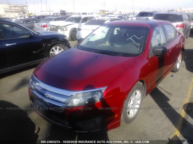 3FAHP0GAXAR232996 - 2010 FORD FUSION S RED photo 2