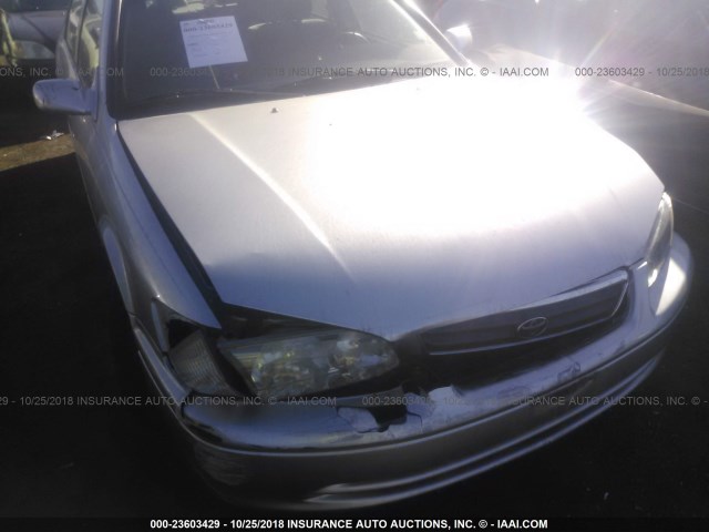 JT2BG22K810578730 - 2001 TOYOTA CAMRY CE/LE/XLE 银色 照片 6