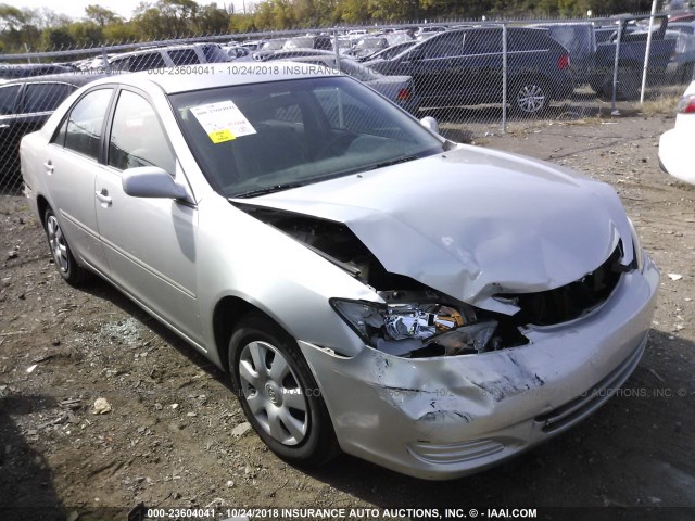 4T1BE30KX3U725823 - 2003 TOYOTA CAMRY LE/XLE/SE SILVER photo 1