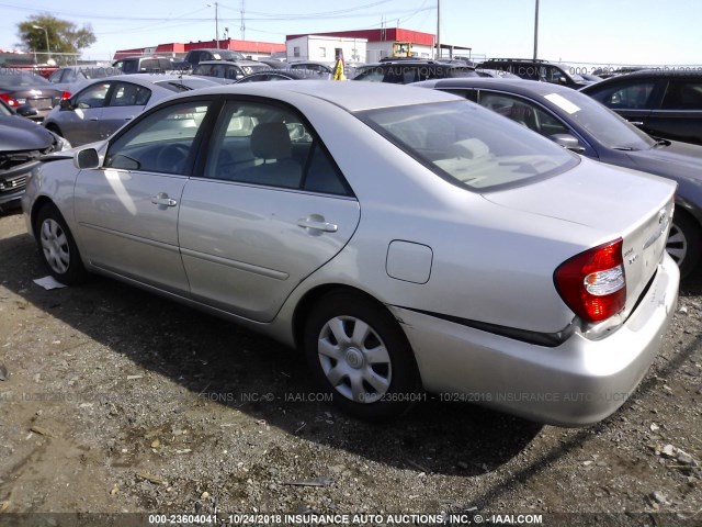 4T1BE30KX3U725823 - 2003 TOYOTA CAMRY LE/XLE/SE SILVER photo 3