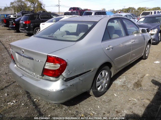 4T1BE30KX3U725823 - 2003 TOYOTA CAMRY LE/XLE/SE SILVER photo 4