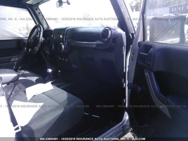 1J4AA2D15BL634674 - 2011 JEEP WRANGLER SPORT SILVER photo 5