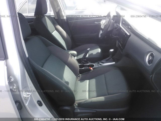 5YFBURHE9HP708928 - 2017 TOYOTA COROLLA L/LE/XLE/SE/XSE SILVER photo 5