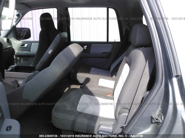 1FMRU15W24LB06819 - 2004 FORD EXPEDITION XLT GRAY photo 8