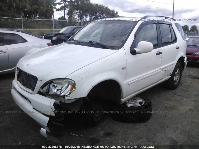 4JGAB54E2YA149450 - 2000 MERCEDES-BENZ ML 320 WHITE photo 2