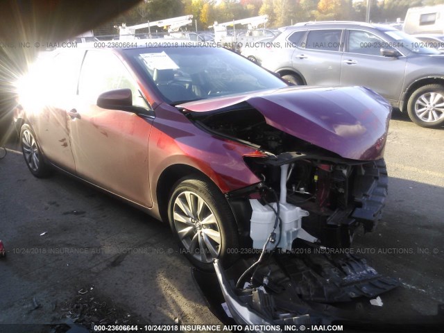 4T1BF1FK3HU673709 - 2017 TOYOTA CAMRY LE/XLE/SE/XSE RED photo 1