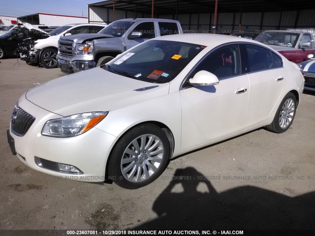 2G4GS5EV7C9145780 - 2012 BUICK REGAL PREMIUM WHITE photo 2