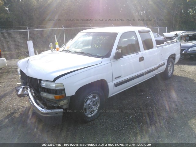 2GCEC19V8Y1374129 - 2000 CHEVROLET SILVERADO C1500 WHITE photo 2