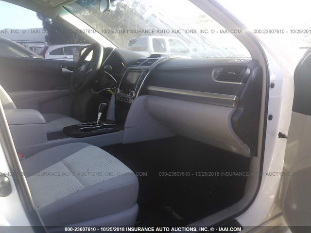 4T4BF1FK9ER434652 - 2014 TOYOTA CAMRY L/SE/LE/XLE Ağ foto 5