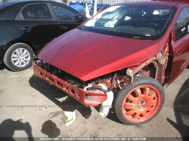 1FADP3K21JL287559 - 2018 FORD FOCUS SE ORANGE photo 6