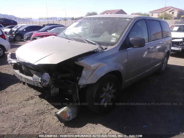 2A8HR44EX9R516058 - 2009 CHRYSLER TOWN & COUNTRY LX GOLD photo 2