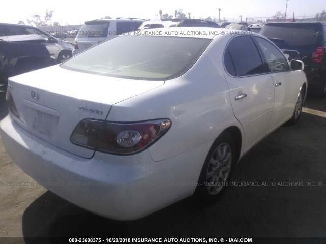 JTHBF30G220057789 - 2002 LEXUS ES 300 WHITE photo 4