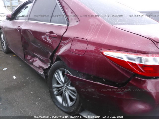 4T1BF1FK5GU546779 - 2016 TOYOTA CAMRY LE/XLE/SE/XSE RED photo 6