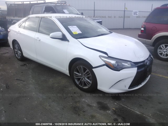 4T1BF1FK0FU046642 - 2015 TOYOTA CAMRY LE/XLE/SE/XSE WHITE photo 1