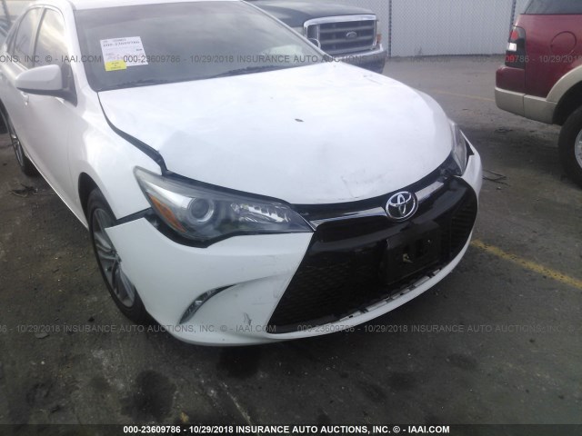 4T1BF1FK0FU046642 - 2015 TOYOTA CAMRY LE/XLE/SE/XSE WHITE photo 6