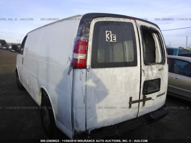 1GCFG15X341105696 - 2004 CHEVROLET EXPRESS G1500  WHITE photo 3