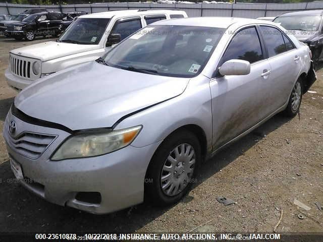 4T1BF3EKXAU029921 - 2010 TOYOTA CAMRY SE/LE/XLE SILVER photo 2