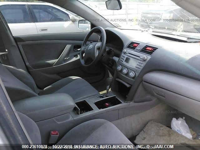 4T1BF3EKXAU029921 - 2010 TOYOTA CAMRY SE/LE/XLE SILVER photo 5