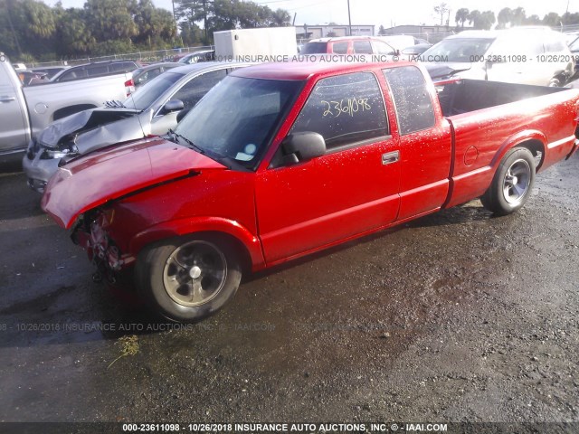 1GCCS19W228224184 - 2002 CHEVROLET S TRUCK S10 RED photo 2