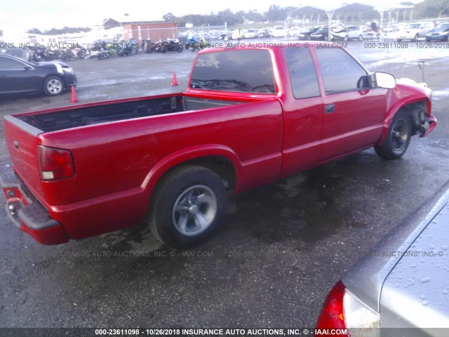 1GCCS19W228224184 - 2002 CHEVROLET S TRUCK S10 RED photo 4