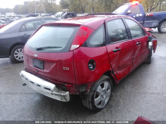 3FAFP37383R183598 - 2003 FORD FOCUS ZX5 RED photo 4