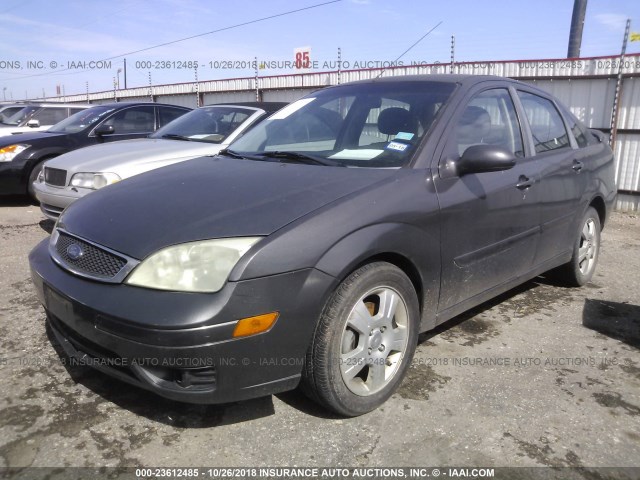 1FAHP34NX7W349122 - 2007 FORD FOCUS ZX4/S/SE/SES GRAY photo 2