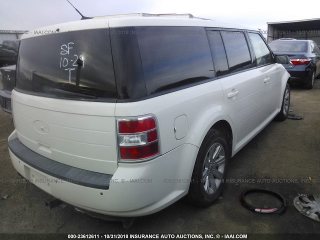 2FMGK5BC8ABA90443 - 2010 FORD FLEX SE WHITE photo 4