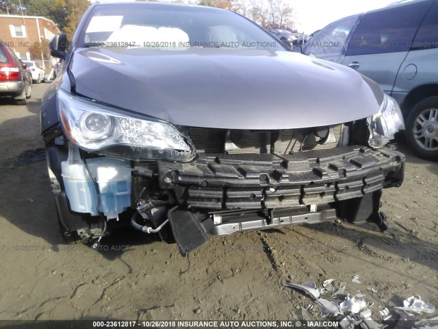 4T1BF1FK7HU756642 - 2017 TOYOTA CAMRY LE/XLE/SE/XSE GRAY photo 6