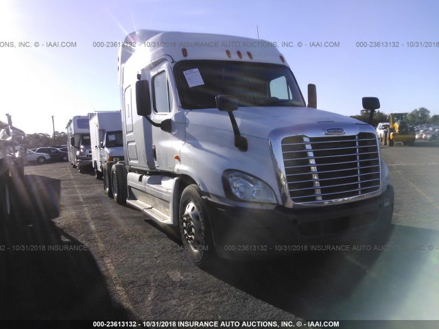 1FUJGLDR7BSAZ9669 - 2011 FREIGHTLINER CASCADIA 125  WHITE photo 1