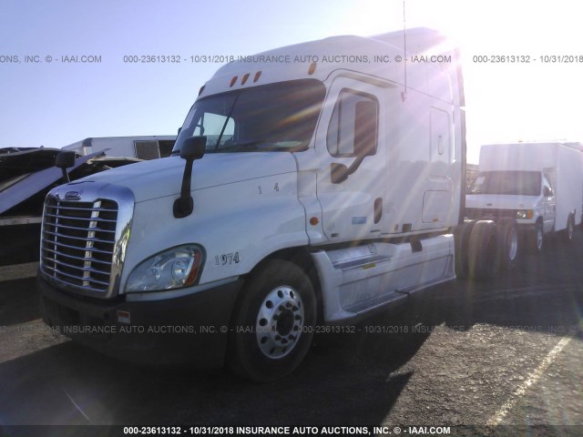 1FUJGLDR7BSAZ9669 - 2011 FREIGHTLINER CASCADIA 125  WHITE photo 2