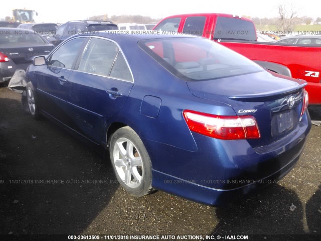 4T1BK46K27U024561 - 2007 TOYOTA CAMRY NEW GENERAT LE/XLE/SE BLUE photo 3