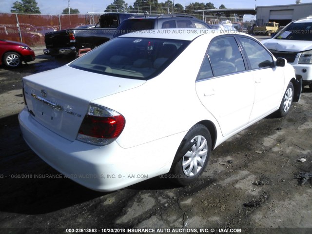 4T1BE32K25U023253 - 2005 TOYOTA CAMRY LE/XLE/SE WHITE photo 4