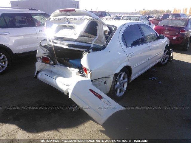 JN1DA31A52T300287 - 2002 NISSAN MAXIMA GLE/SE WHITE photo 4