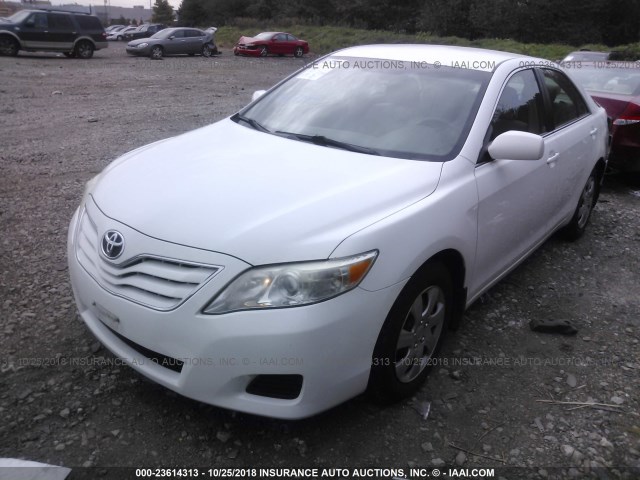 4T4BF3EKXBR093593 - 2011 TOYOTA CAMRY SE/LE/XLE 白色 照片 2