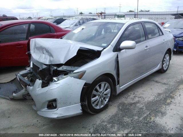 1NXBU4EE5AZ339724 - 2010 TOYOTA COROLLA S/LE/XLE SILVER photo 2